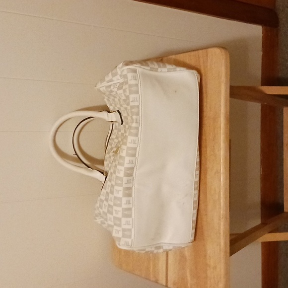 Handbag - Picture 3 of 7